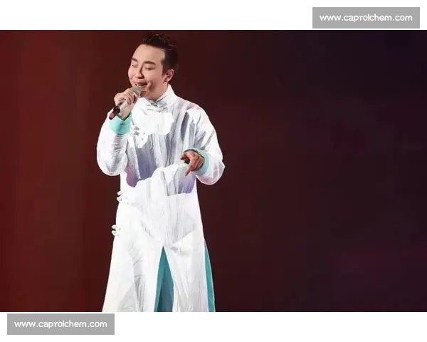 绿茵孤胆:当足球成了一个人的舞台 绿茵孤胆:当足球成了一个人的舞台