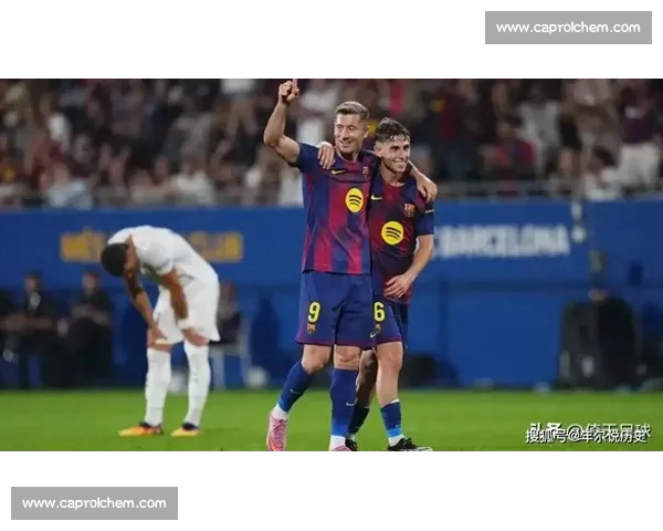 荷甲新星伊哈塔伦引三队追逐 巴塞尔根特萨索洛竞逐荷兰中场