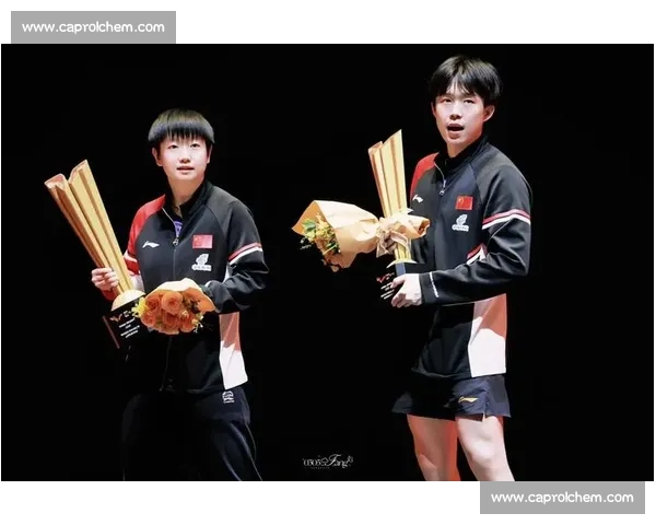 王楚钦合影反差引热议：对孙颖莎主动，对曼昱躲后排？